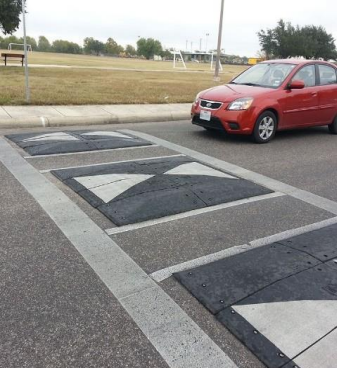 Speed cusion on roadway